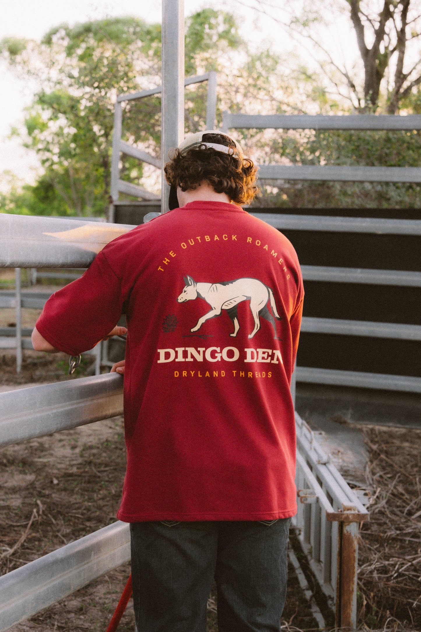 DINGO DEN O/S Tee Maroon